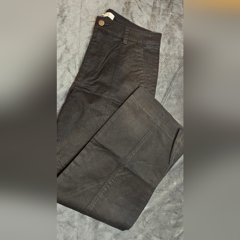 NWT Loft Black Straight Kick Crop Denim Sz. 4